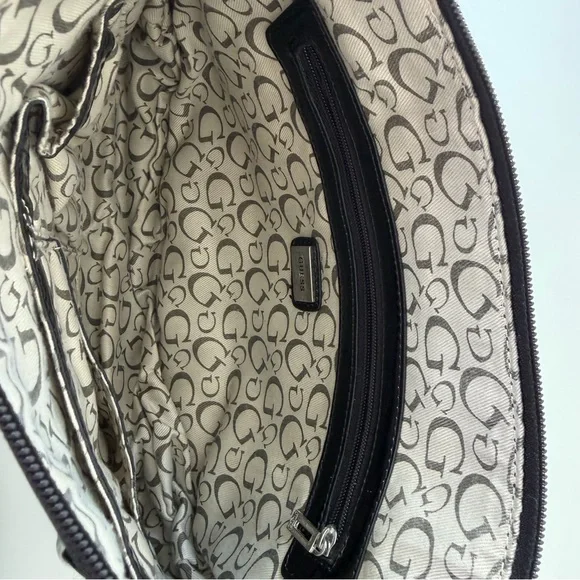 GUESS Glossy Black Shoulder Bag & Floral G-Logo Wallet Bundle - Picture 7 of 15